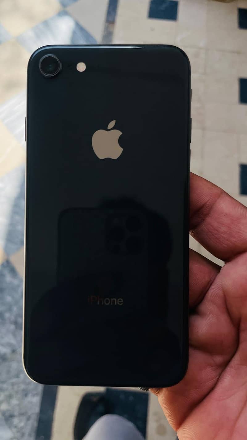 Apple iPhone 8 3