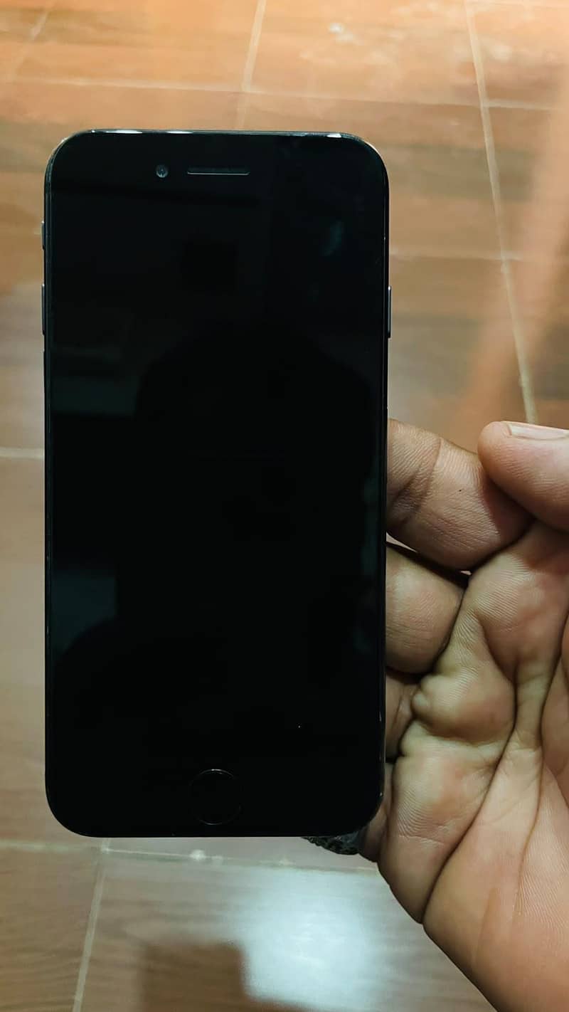 Apple iPhone 8 4