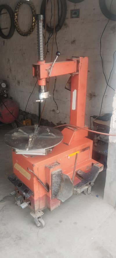 Air Compressor, Tyre changer Machine, Jack 3 Ton FOR SALE