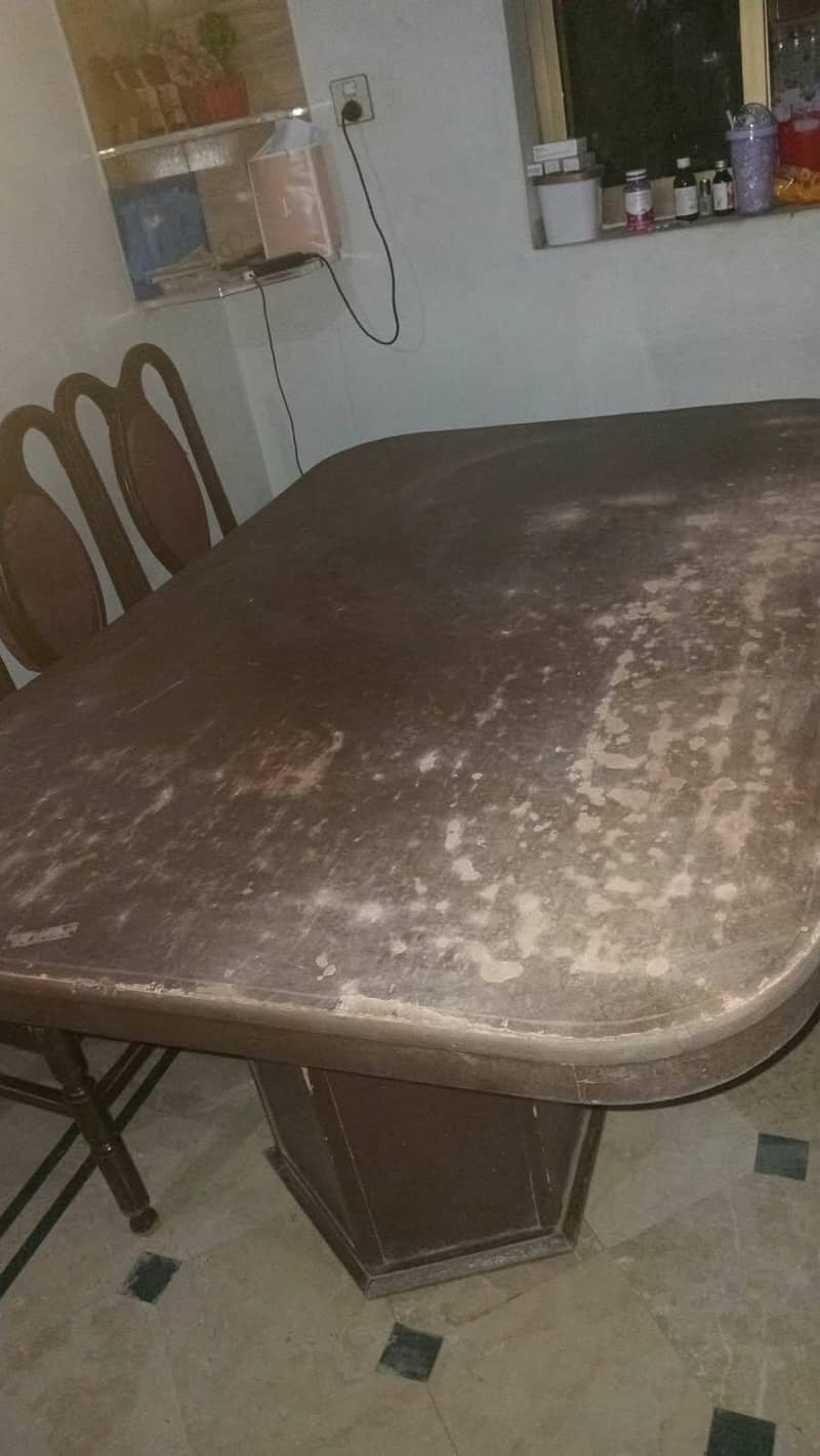 Dining table 0