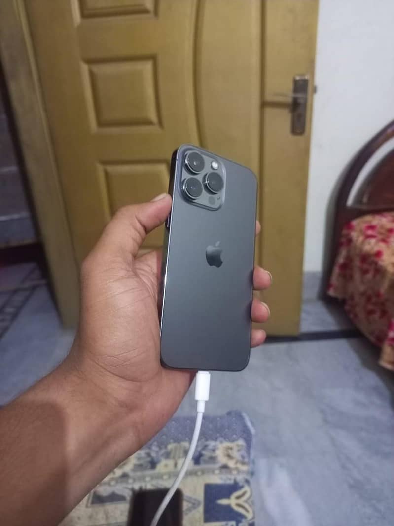 Apple iPhone 13 Pro 3