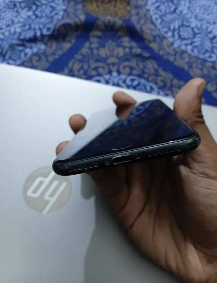 iPhone 7 3