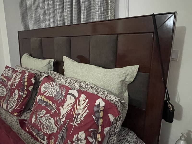 Beautiful bed set 0
