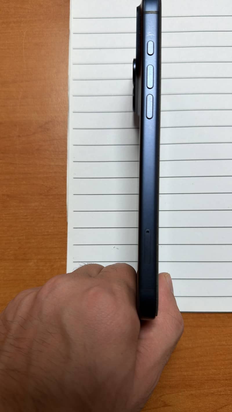 Apple iPhone 17 Pro Max 4