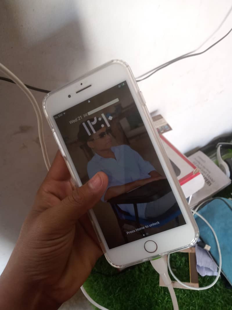 Apple iPhone 8 Plus 2