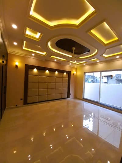 10 Marla Bran New House For Sale In Gulbahar Block, Bahria Town, Lahore