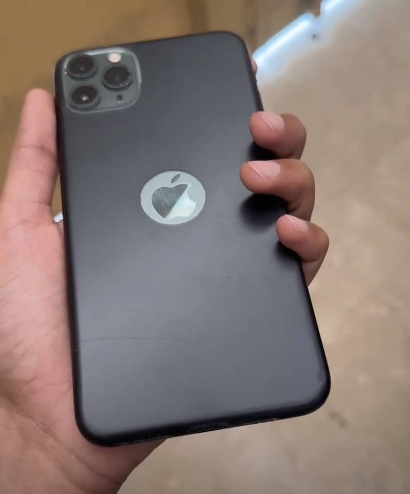 iPhone 11 Pro Max 0
