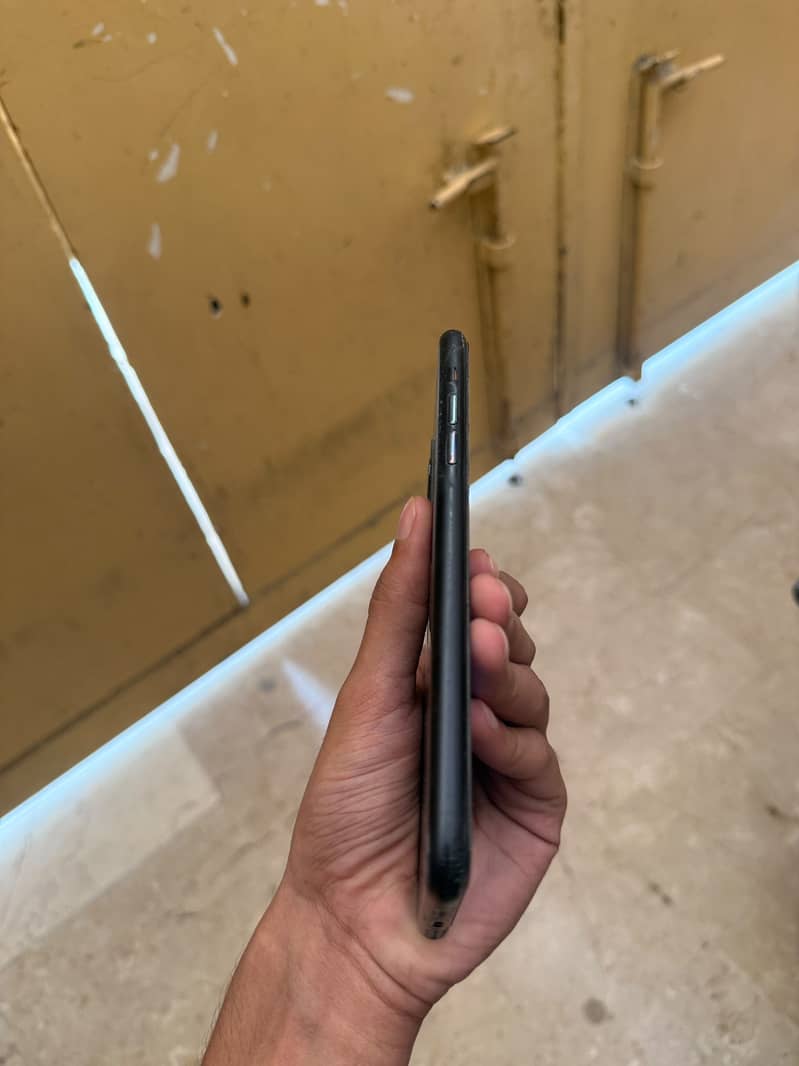 iPhone 11 Pro Max 1