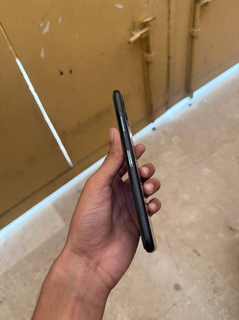 iPhone 11 Pro Max 2