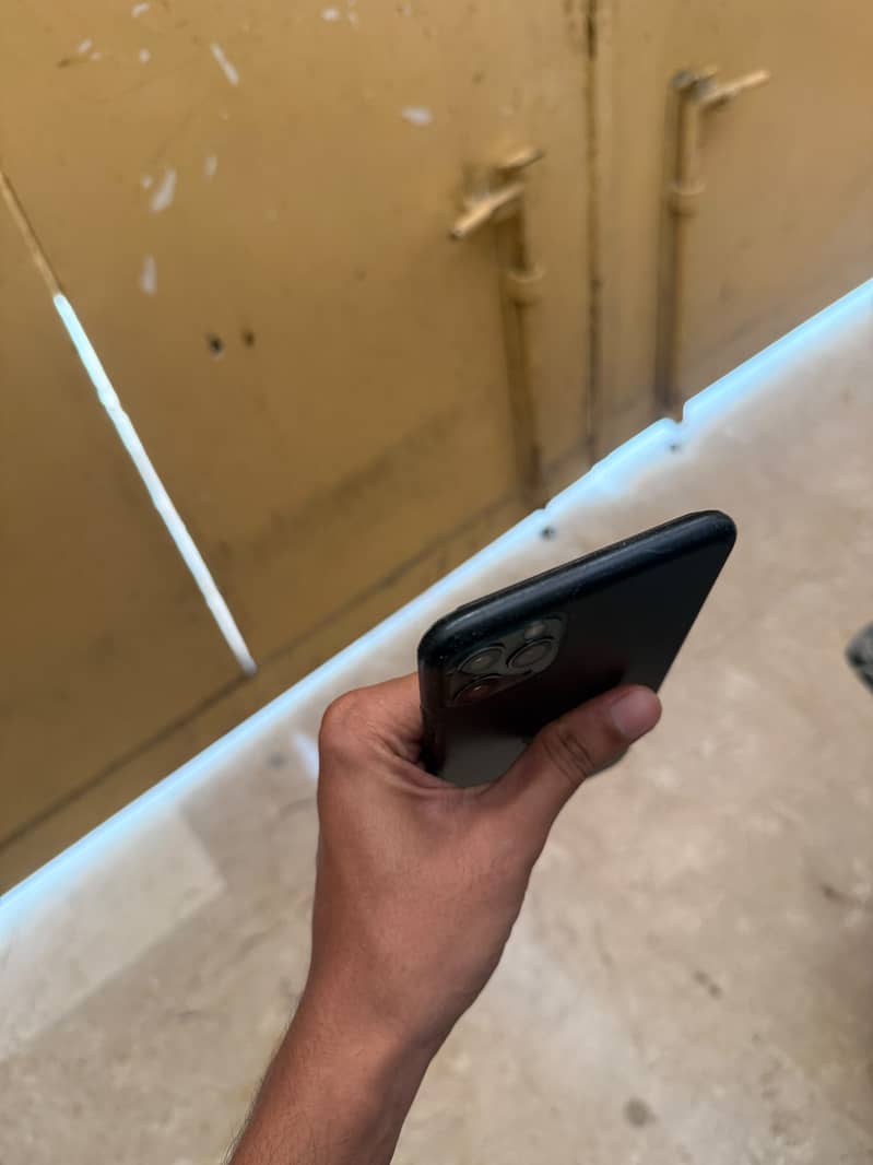 iPhone 11 Pro Max 6
