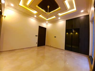 10 Marla Bran New House For Sale In Gulbahar Block, Bahria Town, Lahore