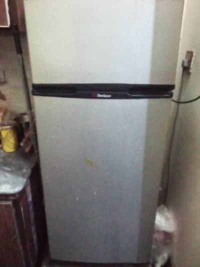 Dawlance ki fridge hai