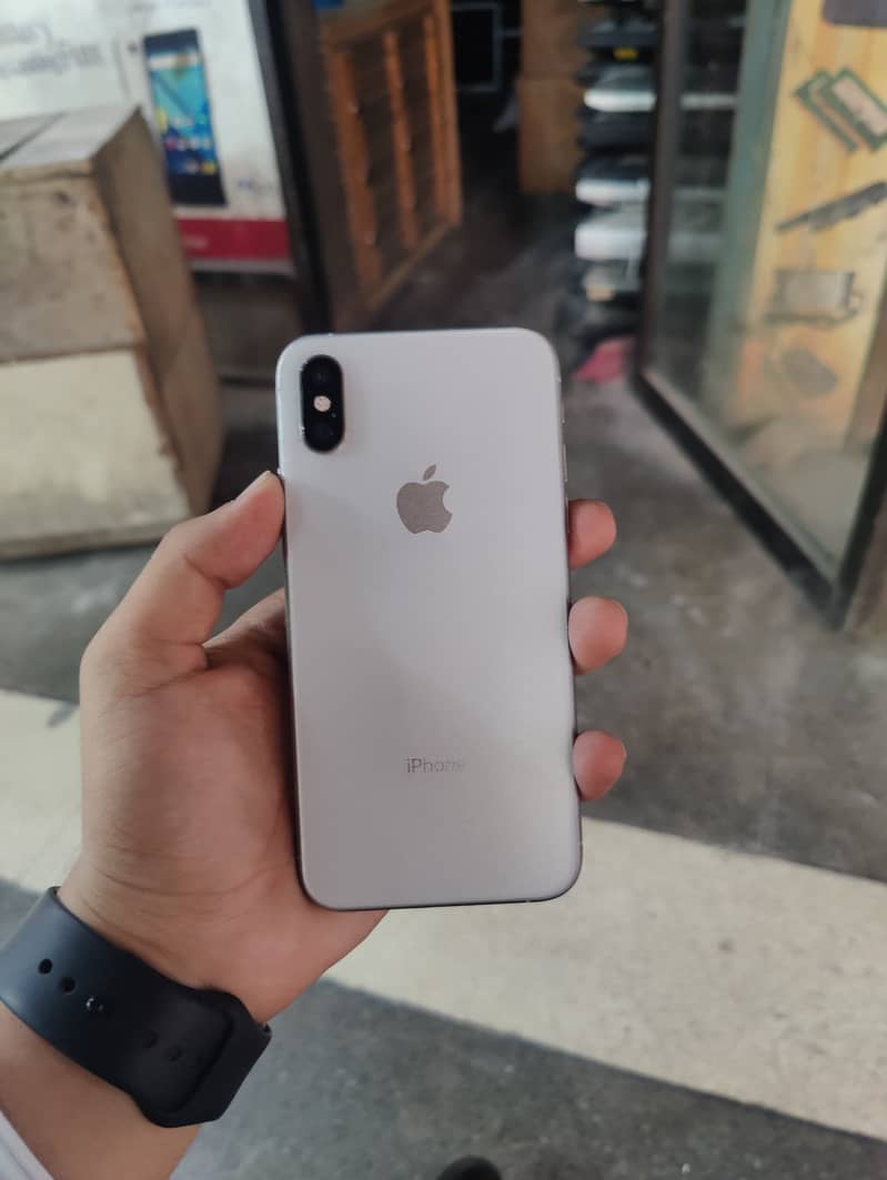 Apple iPhone XS 4