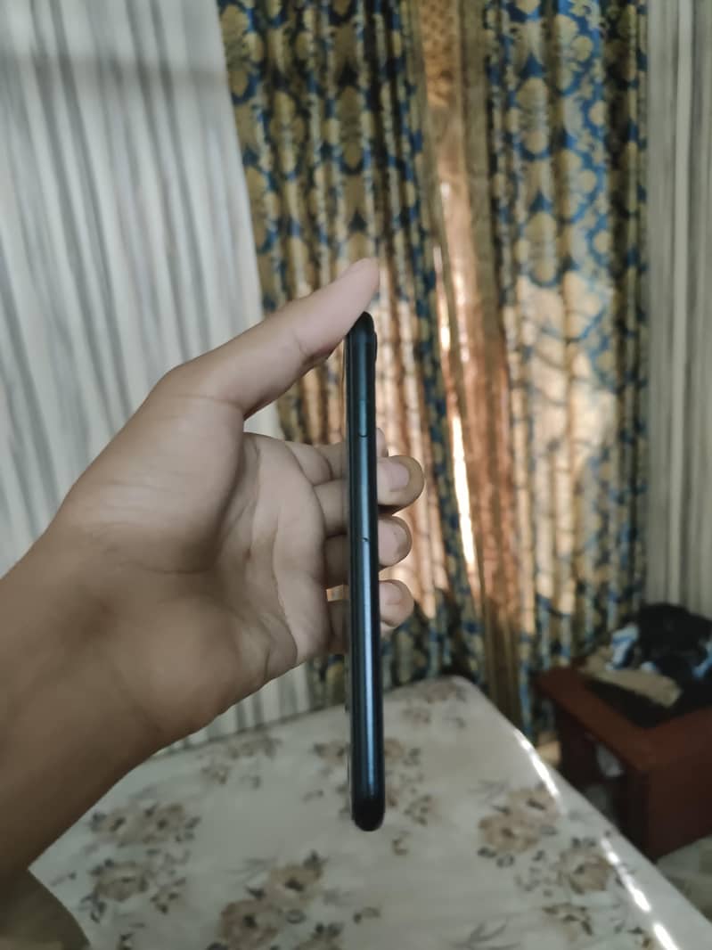 Apple iPhone SE 3Rd generation 2