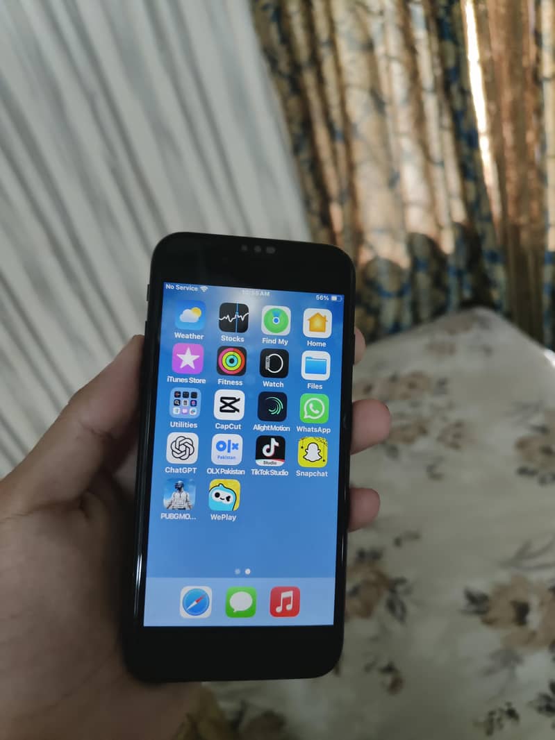 Apple iPhone SE 3Rd generation 6