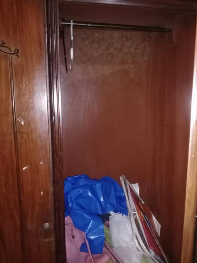 pure shisham ki cupboard