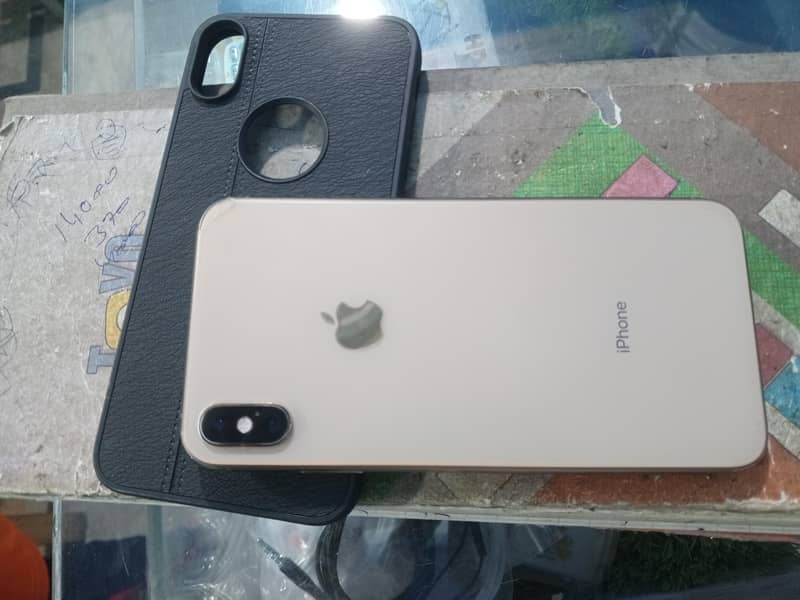 Apple iPhone XS Max 1