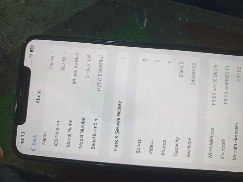 Apple iPhone XS Max 10