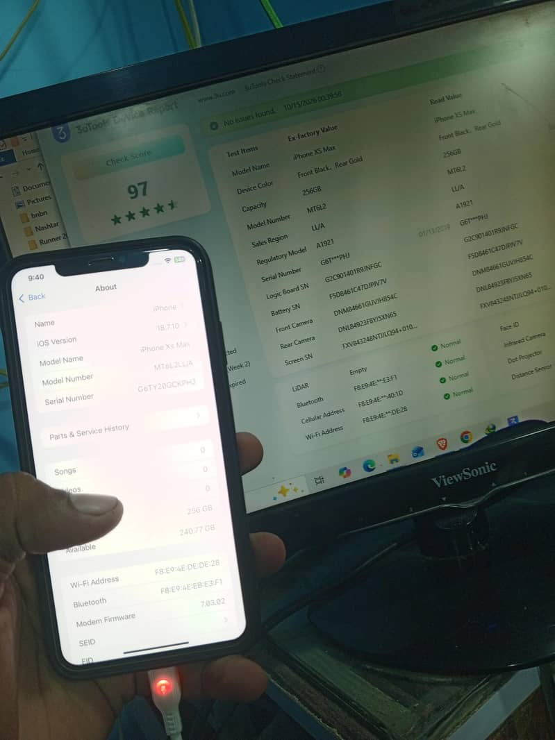Apple iPhone XS Max 13