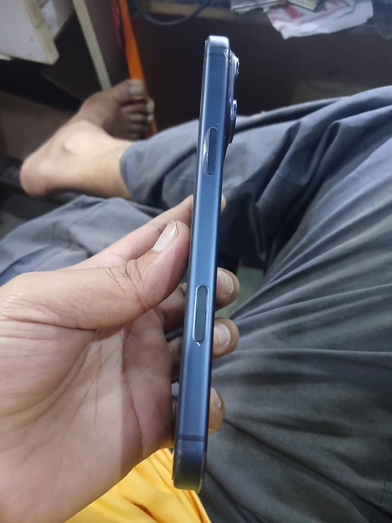 Apple iPhone 17 Pro Max 0