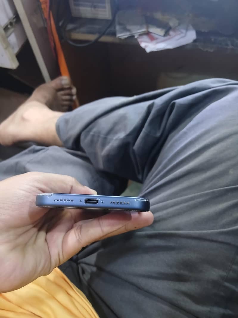 Apple iPhone 17 Pro Max 3