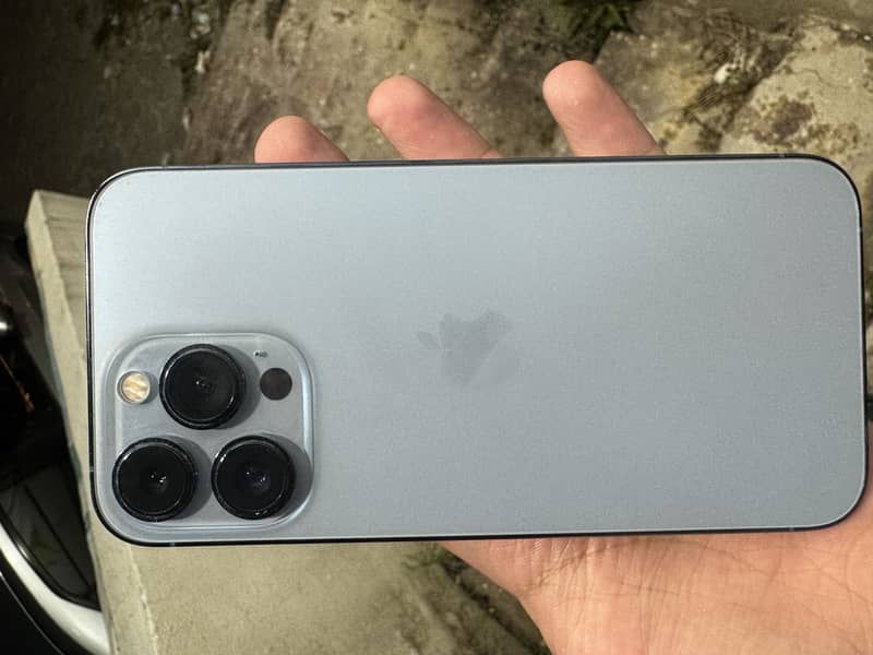 Apple iPhone 13 Pro 0