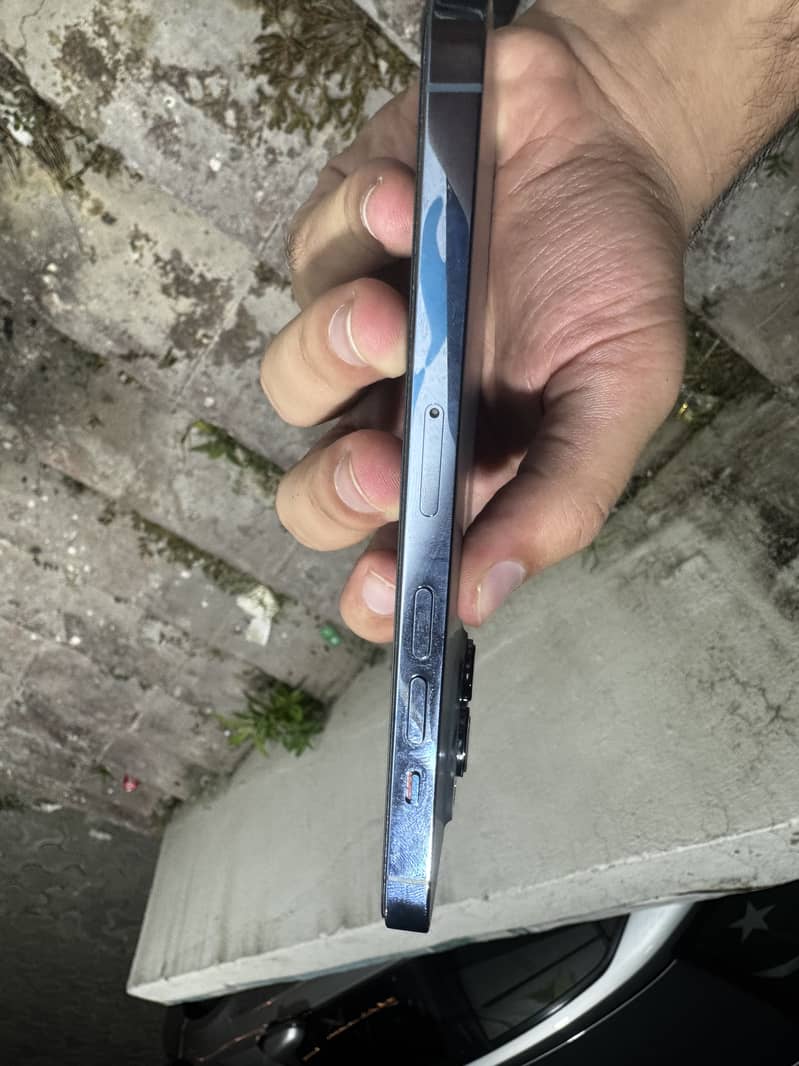 Apple iPhone 13 Pro 1