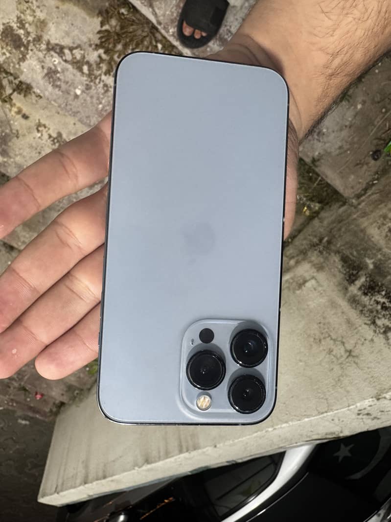 Apple iPhone 13 Pro 2