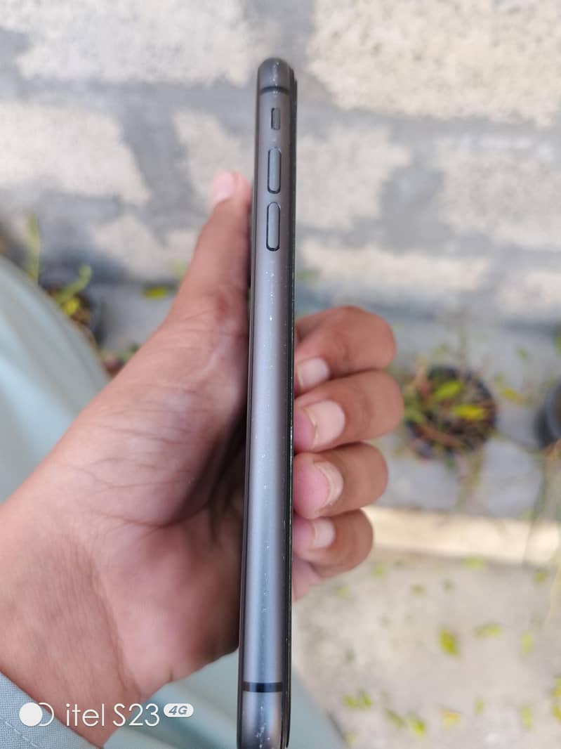 Apple iPhone 11 2