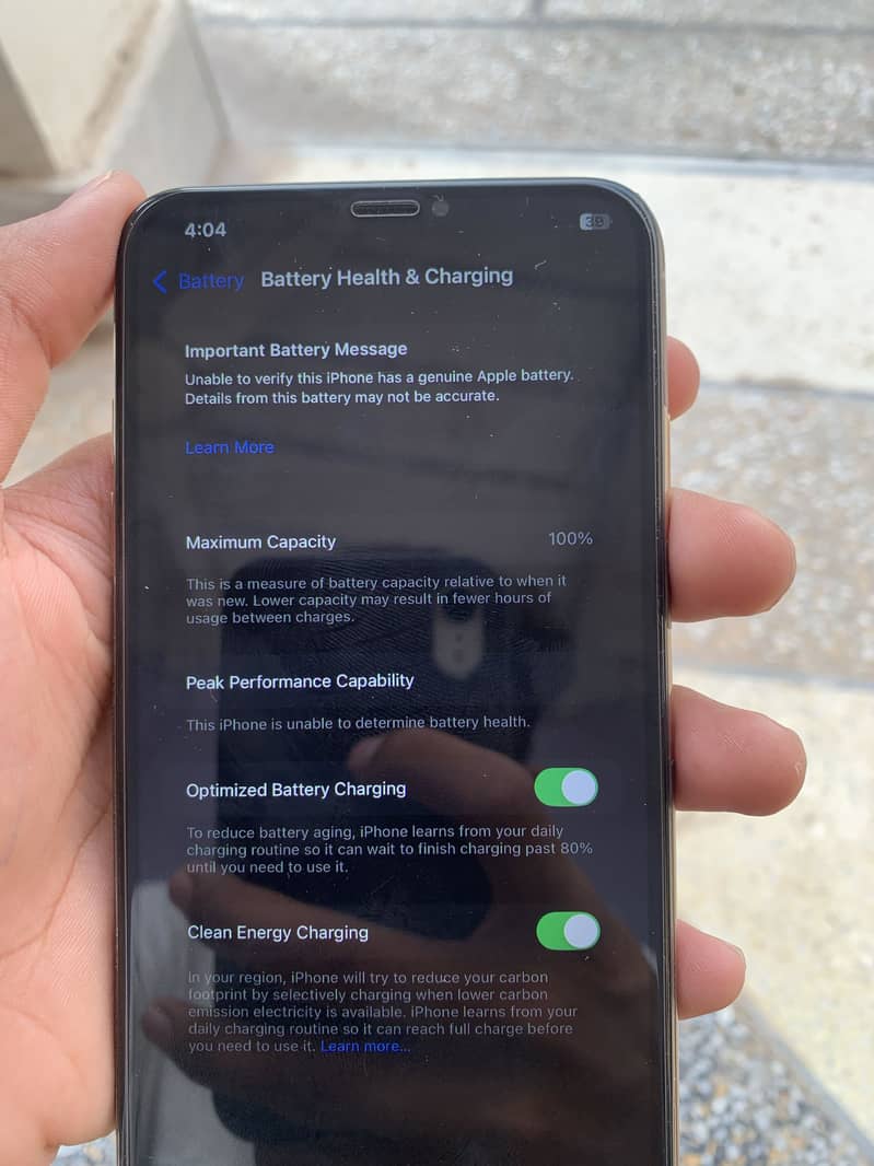 Apple iPhone XS Max 7
