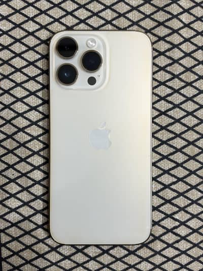 Apple iPhone 16 Pro Max