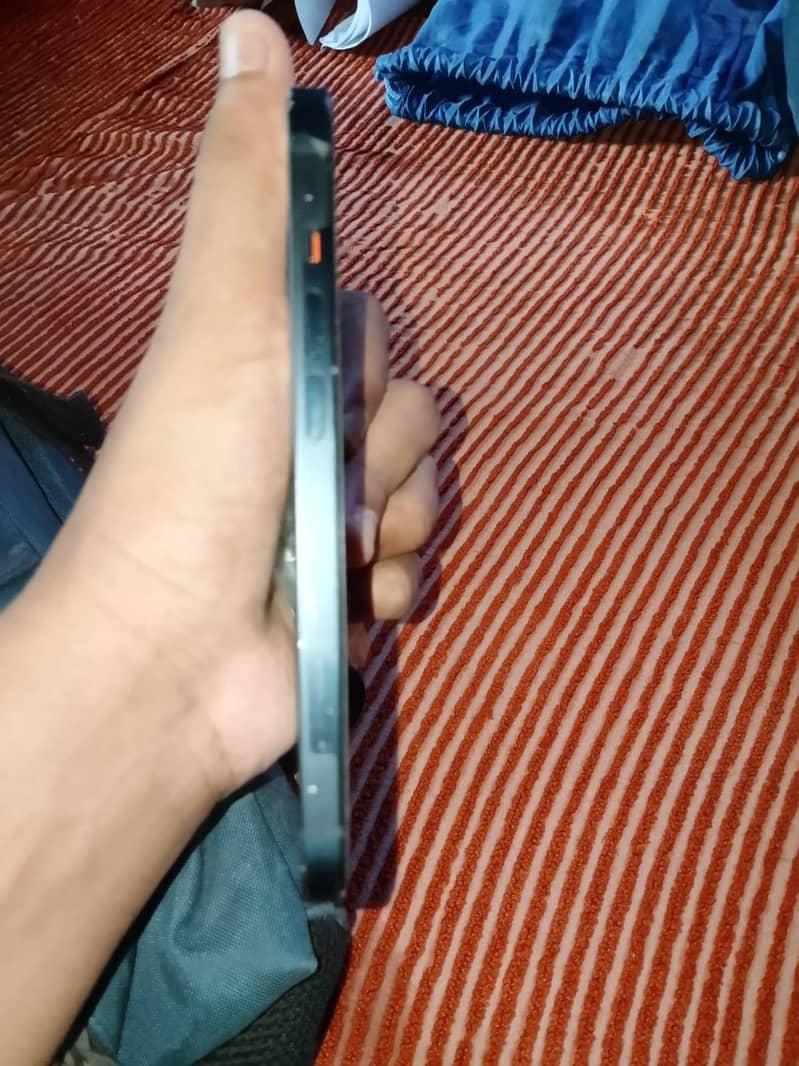 Apple iPhone 13 3