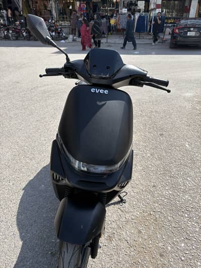 Title: Evee S1 Electric Scooter for Sale | 10/10 Condition
