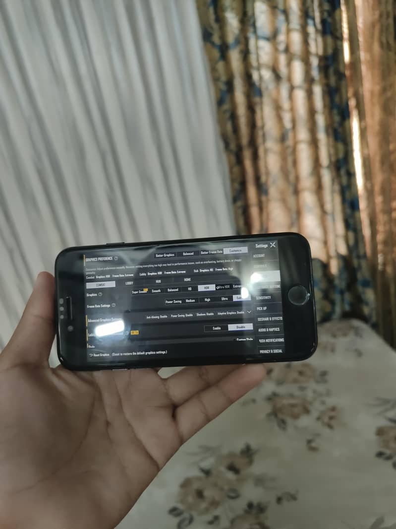 Apple iPhone SE 3 3rd gen A15 bionic 7