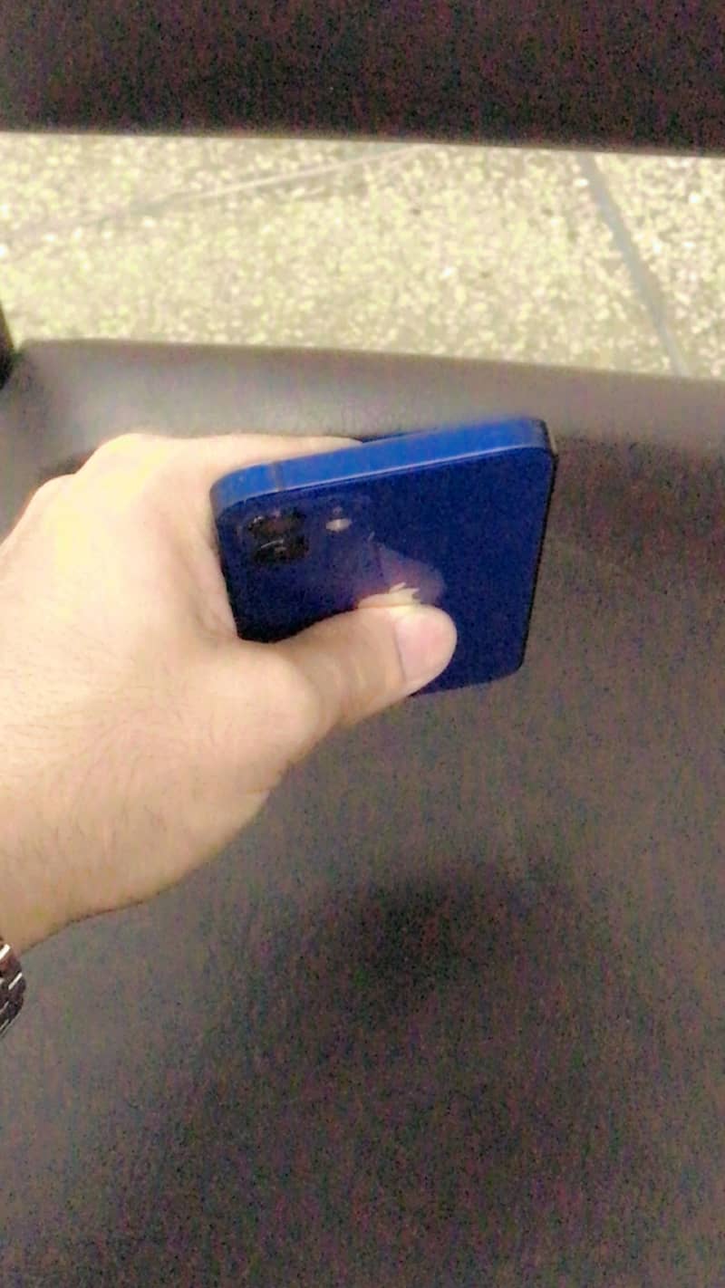 Apple iPhone 12 2