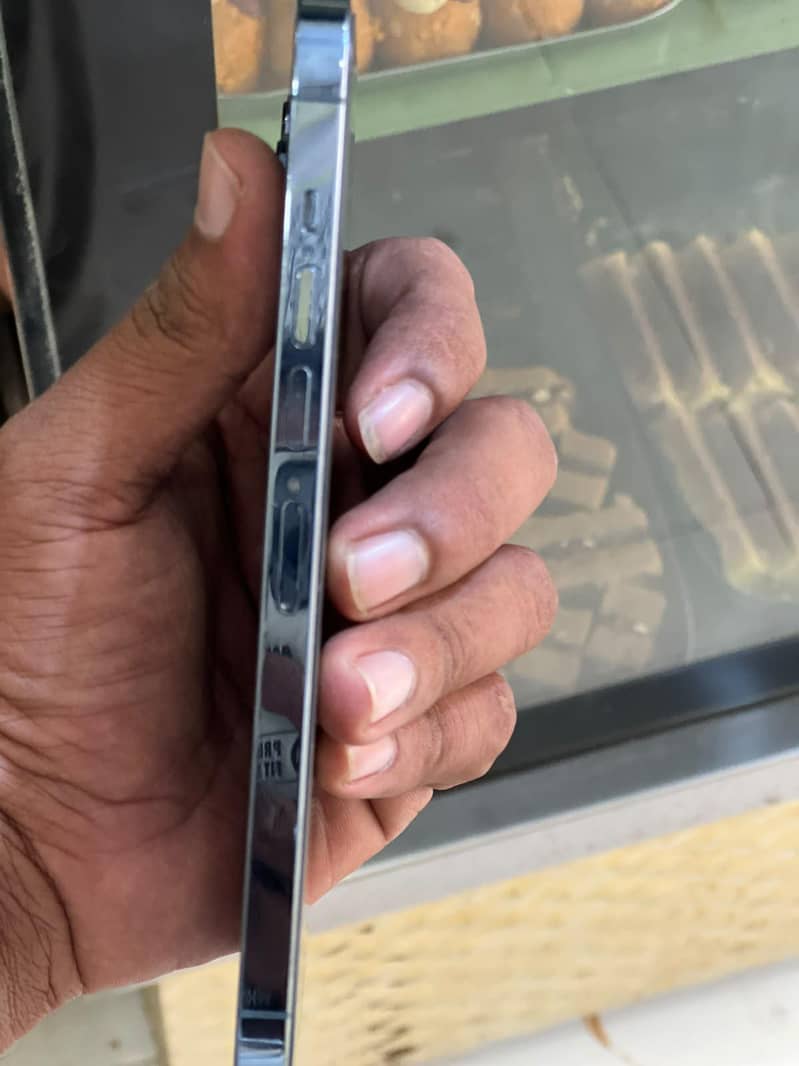Apple iPhone 13 Pro Max 5