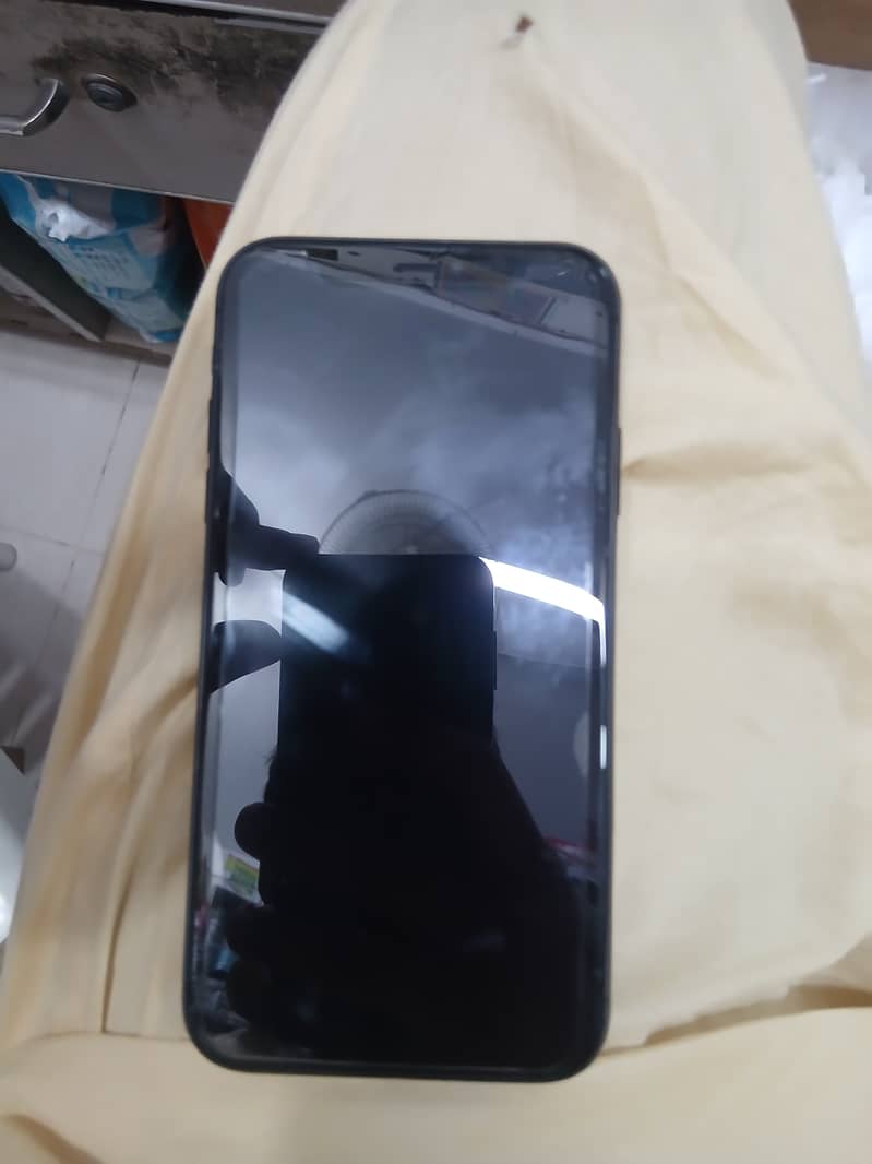Apple iPhone 11 0