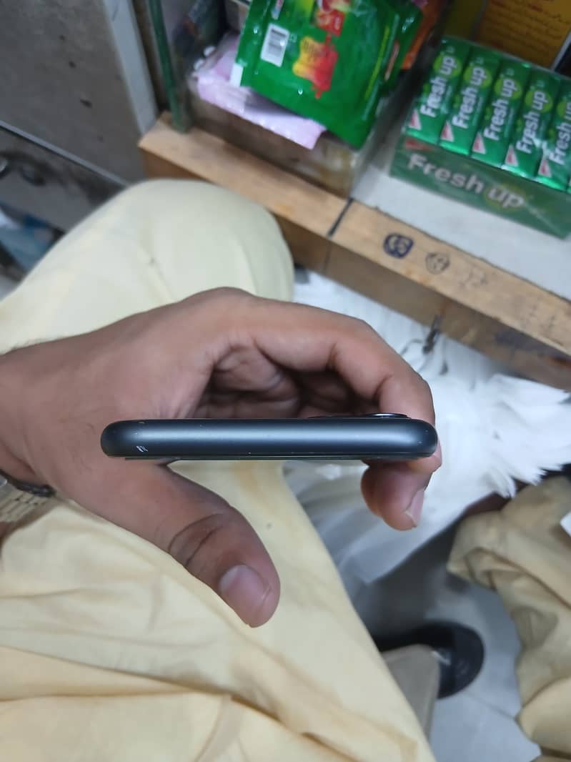 Apple iPhone 11 5