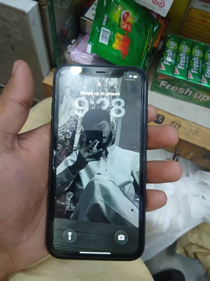 Apple iPhone 11 6