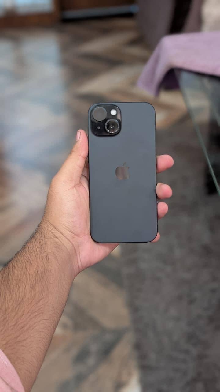 Apple iPhone 15 2