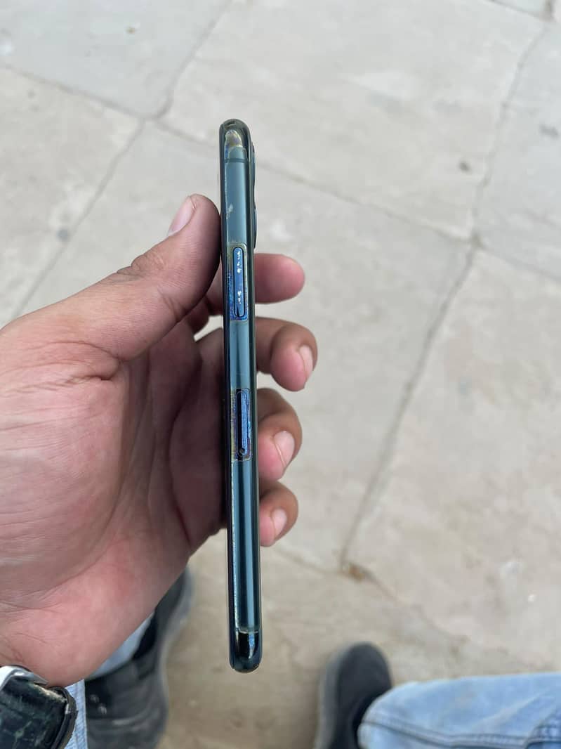 Apple iPhone 11 Pro 1