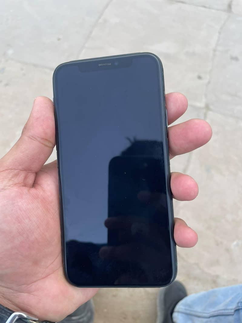 Apple iPhone 11 Pro 6