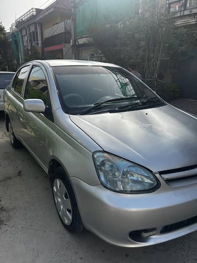 Toyota Platz 2003
