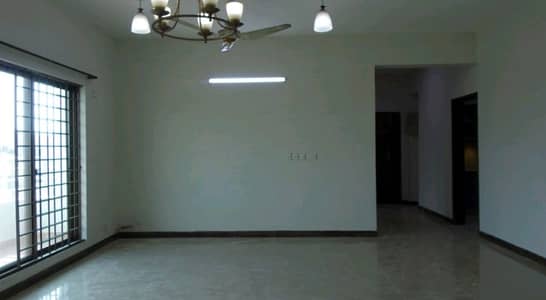 10 Marla Flat Is Available In Affordable Price In Askari 11 - Sector B Apartments