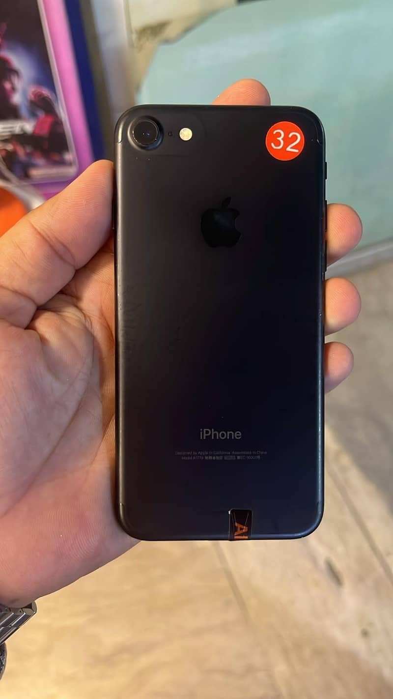 Apple iPhone 7 0