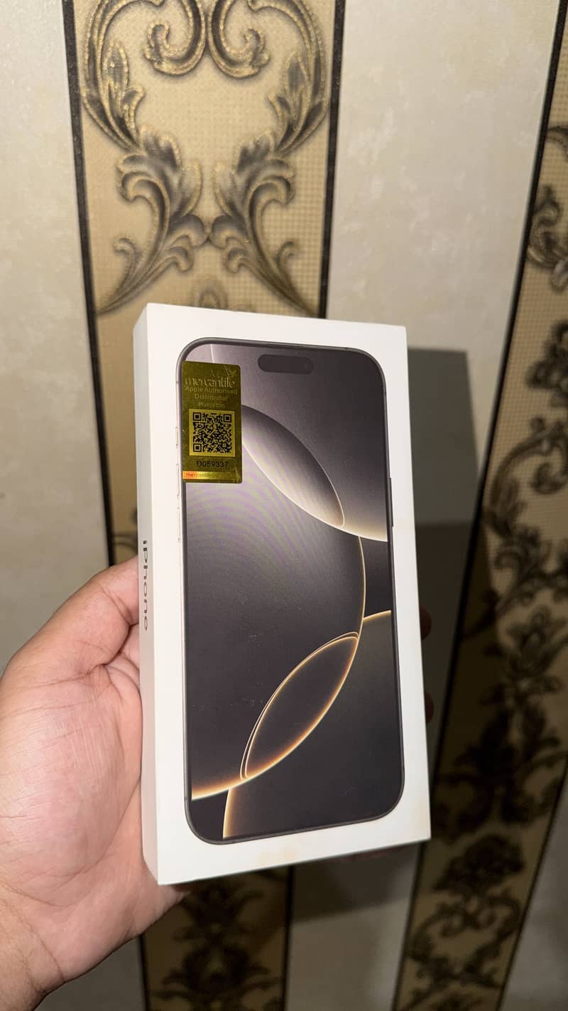 Apple iPhone 16 Pro Max 4