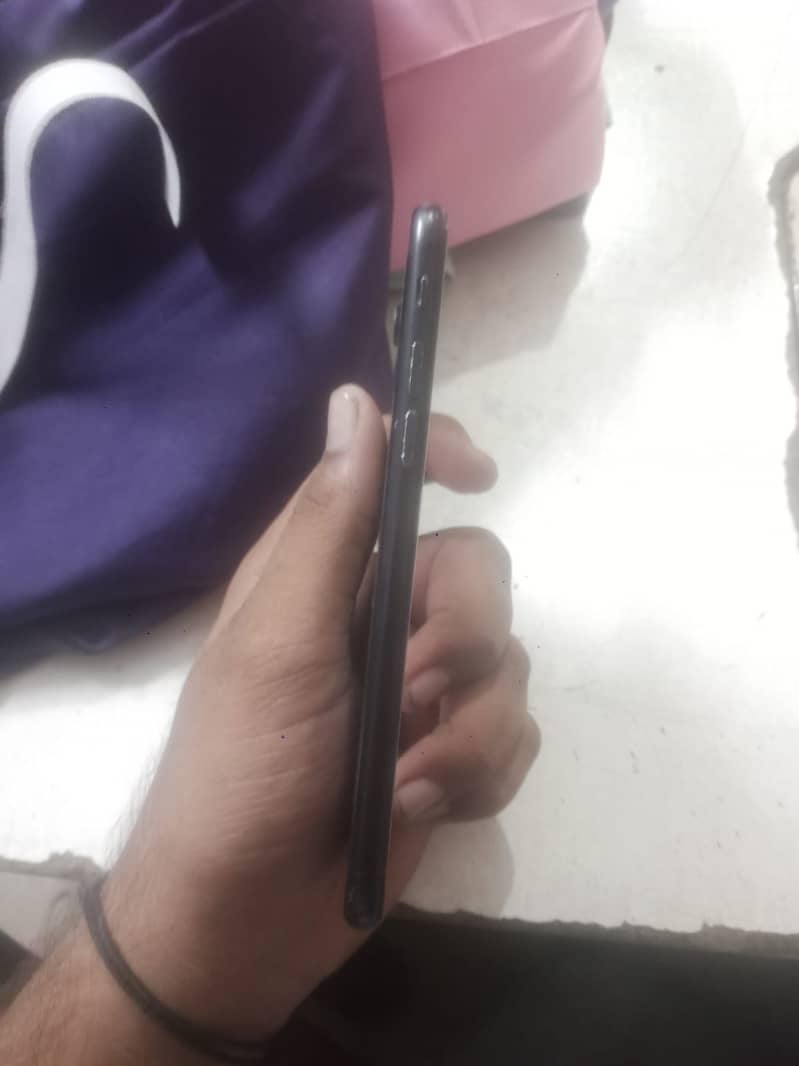 Apple iPhone 7 1