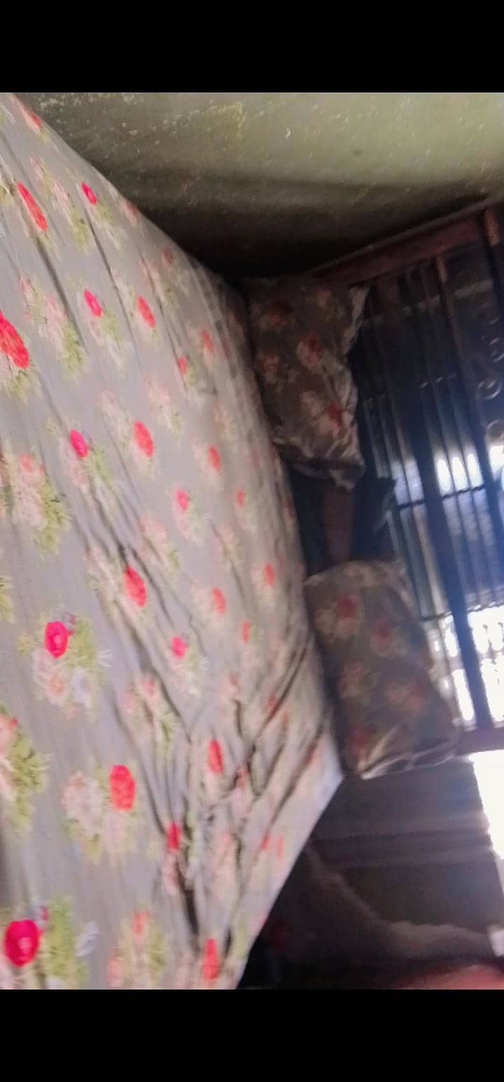 iron bed 1
