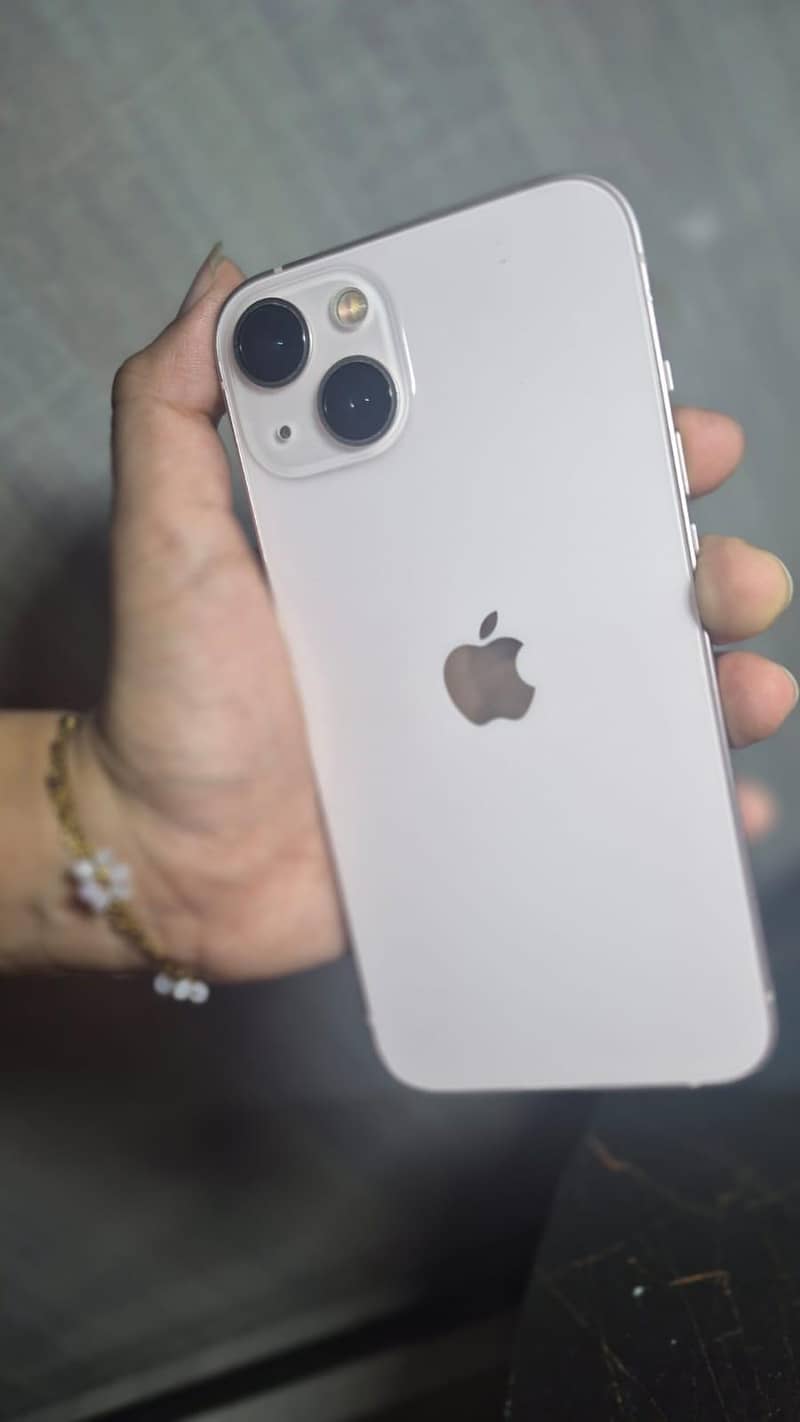Apple iPhone 13 4