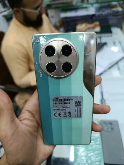 Tecno CAMON 30